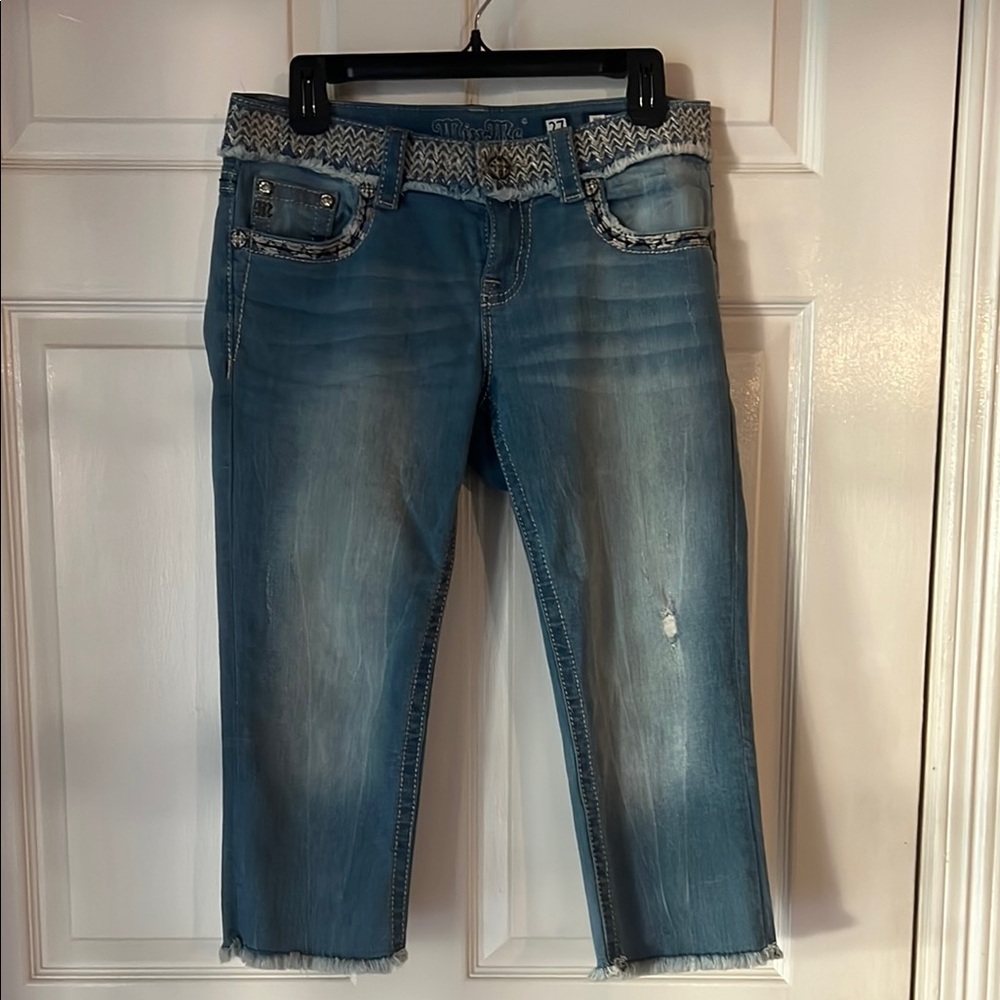Blue Cropped Ankle Jeans with Raw Hem
